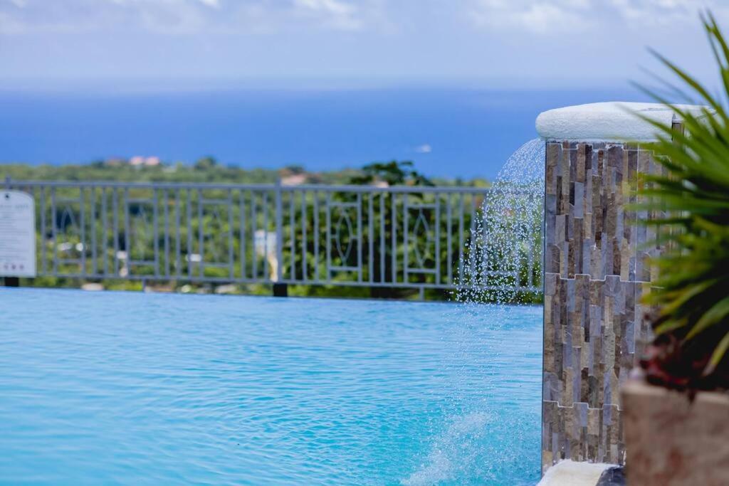 Pyramid Point Manor Villa Очо Риос Екстериор снимка